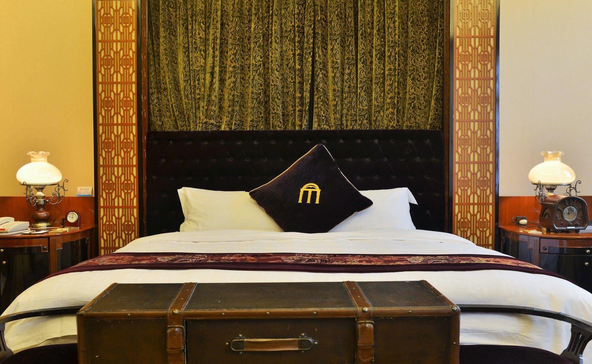 Mansion Hotel Шанхай Екстериор снимка